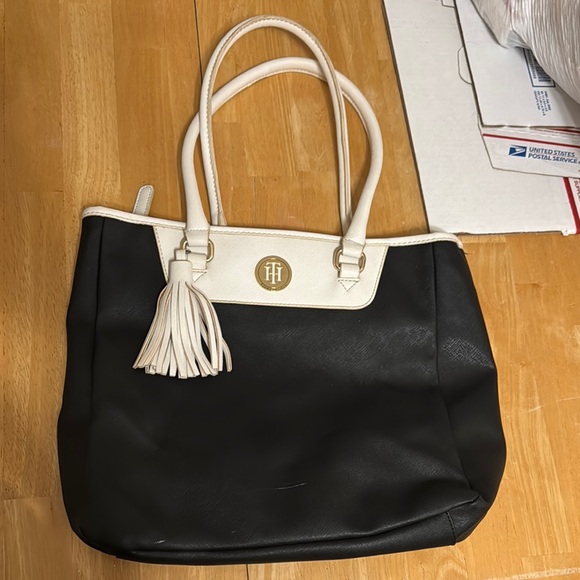 Tommy Hilfiger Handbags - Tommy Hilfiger Black and Cream Tote Bag